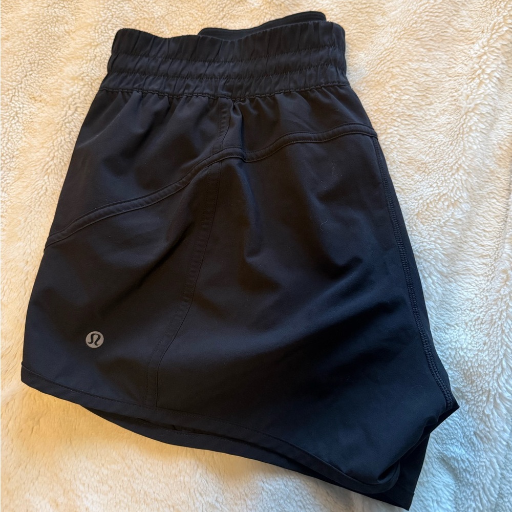 Lululemon Hotty Hot low rise black shorts size 14